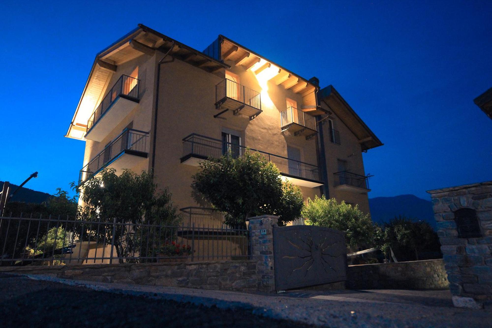 L'Adret Hotel Gressan Exterior photo